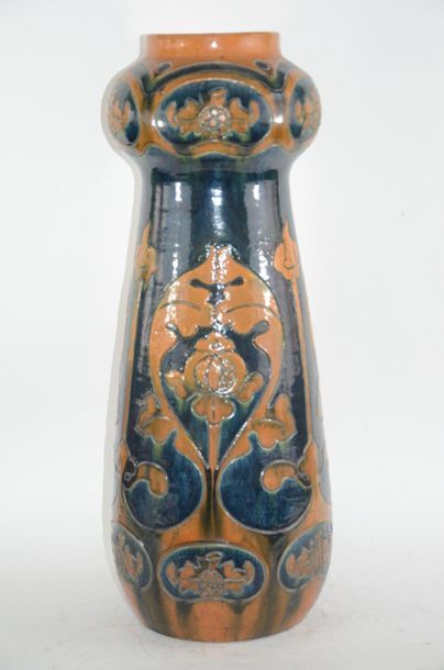 null Vase en grès vernissé, dans un style Art nouveau, haut 85cm, marque des initaile...