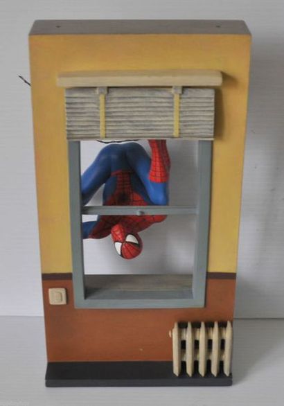 null Rare statuette double faces illustrant Spiderman sur une façade new-yorkaise....