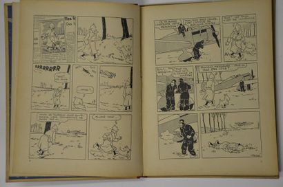 null Album Tintin "L'Ile noire" 2ème édition A5 en noir et blanc vers 1938. Album...