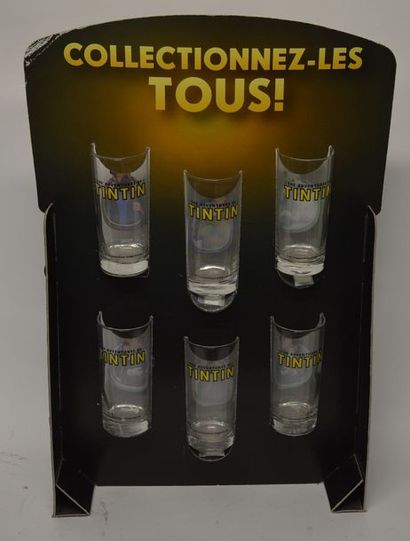 null Grand présentoir promotionnel pour les verres Tintin distribués chez Total à...