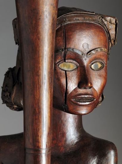 null Maternité Fang Mabea, Cameroun, Circa 1920, 66x34x34 cm, Provenance : Ex. collection...