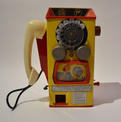 null Tintin: le visiophone. Rare téléphone parlant en plastique et métal imprimé....