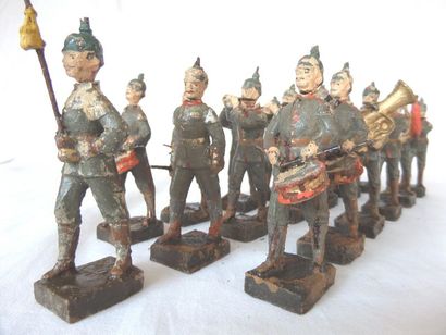 null LINEOL-ANTIQUES (circa 1900).

très rare ensemble de soldats de l'Allemagne...
