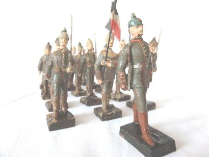 null LINEOL-ANTIQUES (circa 1900).

très rare ensemble de soldats de l'Allemagne...