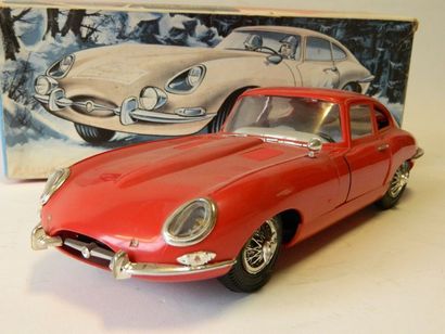 null Mont-Blanc: Jaguar Type E, réf. 650.1

Dans sa boite d'origine, plastique rouge,...