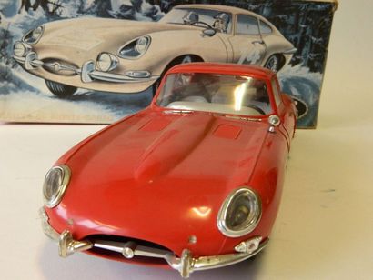 null Mont-Blanc: Jaguar Type E, réf. 650.1

Dans sa boite d'origine, plastique rouge,...