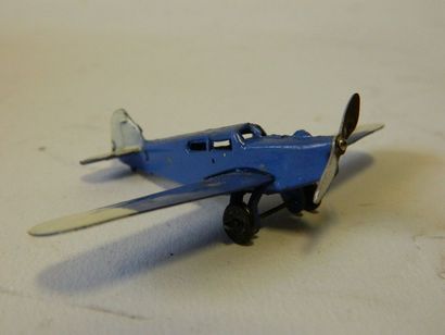 null Dinky Toys: Avion en métal. N° 60 K, Percival bleu. Bon état.

Longueur: 5.3...