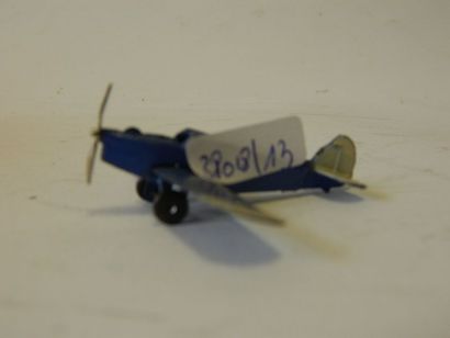 null Dinky Toys: Avion en métal. N° 60 K, Percival bleu. Bon état.

Longueur: 5.3...