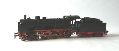 null MÄRKLIN moderne I réf 5747, locomotive, P8, type 230, tender 4 axes, noire,...