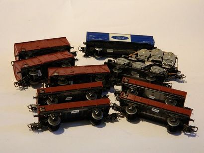 null MÄRKLIN (10) wagons construits : 

4937/1 wagon fermé FORD

4905/1 2x (1959-63)...