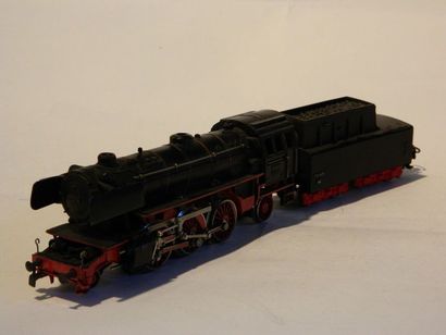 null MÄRKLIN 3005/6 (1959) locomotive vapeur 131, noire, tender DA809, 2 lampes à...