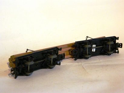 null MÄRKLIN 361G/5 (1957)wagon 4 axes, chargé de pylones en bois rond. bon état