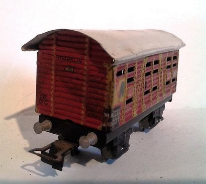 null MÄRKLIN 386/3 (1946) : wagon transport de poulets, en tôle rouge, 2 axes, bon...