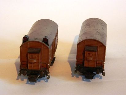 null MÄRKLIN (2)) wagons fermés 320 et 320S :

- 320/3 (1952, wagon fermé, cabine...
