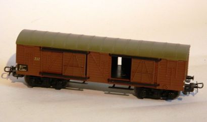 null MÄRKLIN 333/2 (1950) wagon fermé, 4 axes, brun/rouge, 4 axes, en très bel é...