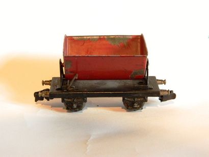 null MÄRKLIN 362/1 (1936) wagon à bascule, 2 axes, attelage type 1, écaillure.

MÄ....