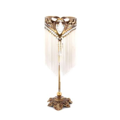  Lampe de table, design Hector Guimard, début du XXe siècle, cristal et bronze doré,... Gazette Drouot
