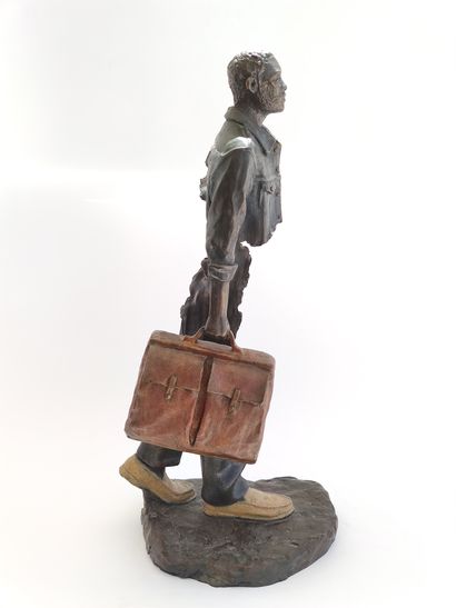 null Bruno CATALANO (1960)



Sculpture en bronze

representant l'homme a la valise

Numero

Signé...