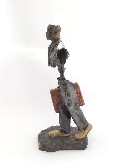null Bruno CATALANO (1960)



Sculpture en bronze

representant l'homme a la valise

Numero

Signé...
