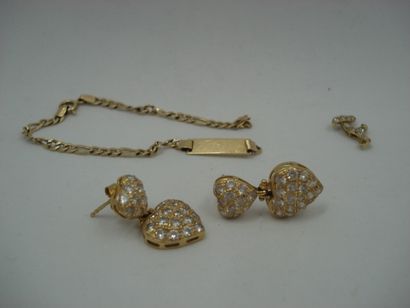 null 1 Bracelet Or 2,32 g cassé 1 Paire Boucles Or et pierres 6,87 g 1 Pendentif...