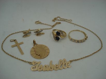 null 1 Collier Or 18kt 4,45 g "Isabelle" 1 Pendentif Or 18kt 2,52 g 1 Croix Or 18kt...