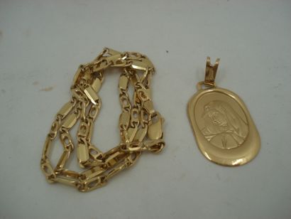 null 1 Pendentif Or 18kt 4,04 g 1 Chaine Or 18kt 19,24 g