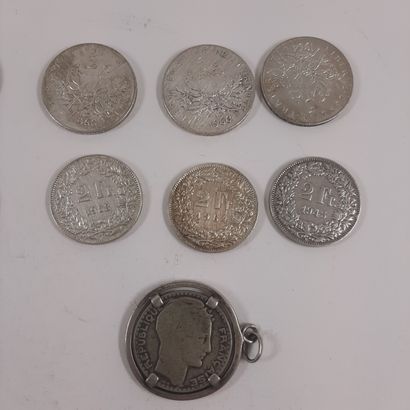 null Ensemble de pieces de monnaies comprenant

8 pieces de 5 Francs semeuse en Argent

4...