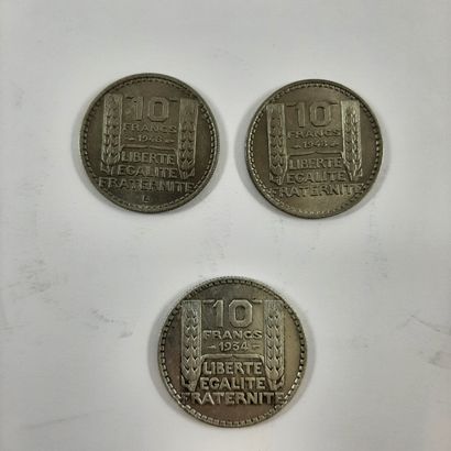 null 2 Pièces de dix francs 1948 cupro nickel 

On y joint une pièce de dix francs...