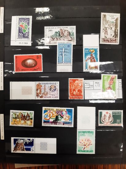 null 5 albums de timbres avec France oblitérés et Pays divers dont Afrique neuf ...