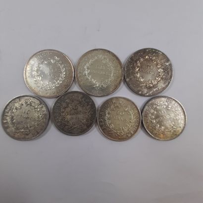 null 
Ensemble de pièces en argent comprenant 




4 pièces de 10 francs Hercule...