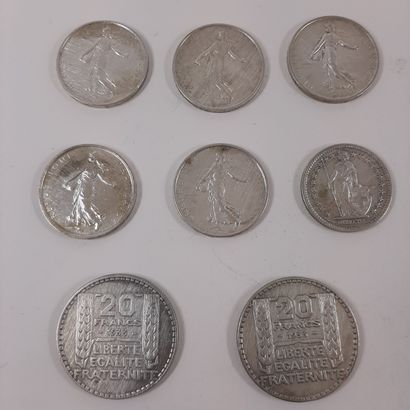 null Ensemble de pieces de monnaies comprenant

8 pieces de 5 Francs semeuse en Argent

4...