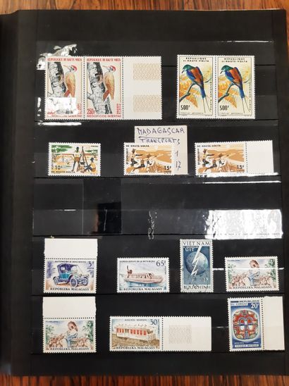 null 5 albums de timbres avec France oblitérés et Pays divers dont Afrique neuf ...