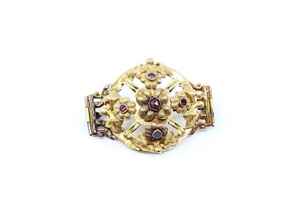 null Belt buckle transformed into a brooch in yellow gold 750° round with plant and...