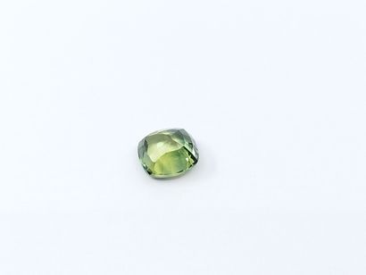 null SAPHIRE green , coussin , Australie , 0,93 Carats, Dim : 5,5 x 5