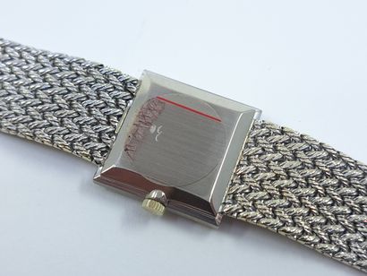 null VACHERON CONSTANTIN 
Montre bracelet en or gris 750°, boîtier carré, cadran...