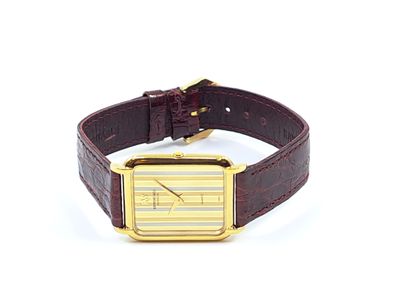 null RAYMOND WEIL Genève
Montre bracelet, boîtier rectangulaire en métal doré, cadran...