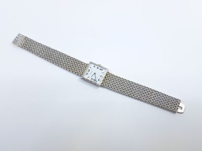 null VACHERON CONSTANTIN 
Montre bracelet en or gris 750°, boîtier carré, cadran...