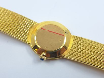 null BAUME ET MERCIER 
Montre bracelet de dame en or jaune 750°, boîtier ovale, cadran...
