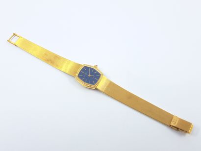 null BAUME ET MERCIER 
Montre bracelet de dame en or jaune 750°, boîtier hexagonal,...