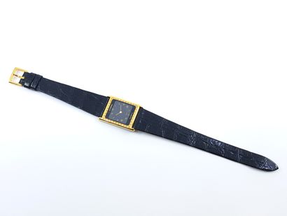 null ETERNA
Montre bracelet, boîtier rectangulaire en or jaune 750° guilloché, cadran...