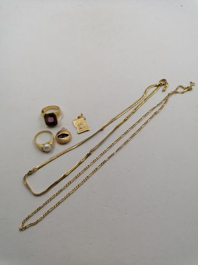 null 2 Bagues Or 18kt pierre et perle 13,93g 1 Collier Or 18kt 4,85g 2 Pendentifs...