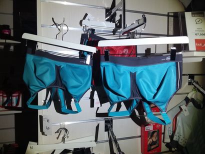 null Deux brassières dynamix star taille 95E et 90E