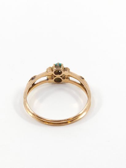 null French work, end of the 19th century 
Pink gold ring 750° decorated with turquoise...