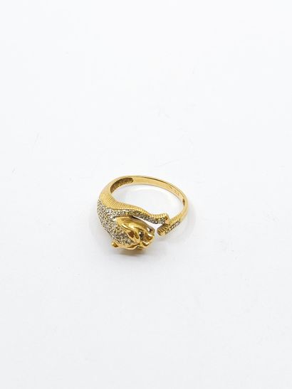 null RING in two-tone 750 gold decorated with panthers and diamonds 
Gross weight...