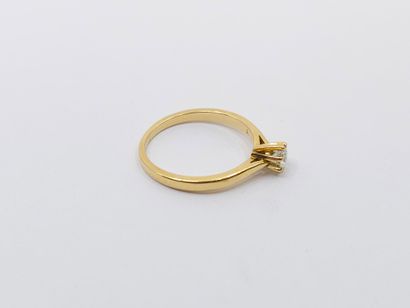 null SOLITARY RING in yellow gold 750° decorated with a diamond of 0,18 carat approximately
Gross...