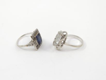 null TWO rings in white gold 750° decorated with white and blue stones
Gross weight:...