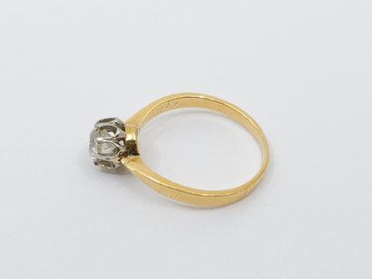 null Solitaire ring in two-tone gold set with an old cut diamond 
Gross weight :...