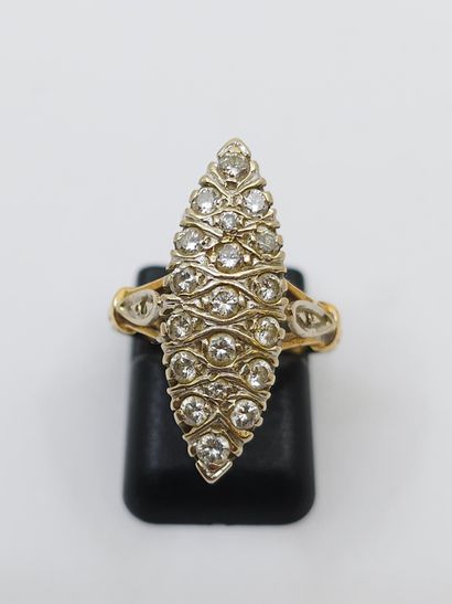 null Marquise ring in two-tone gold 750° set with diamonds 
Gross weight : 5,48 g
TDD...