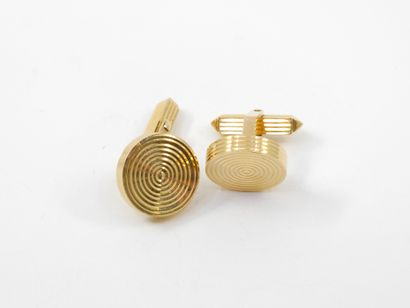 null PAIR OF Cufflinks in yellow gold 750°.
A pair of cufflinks and a golden metal...