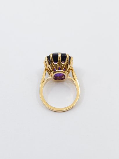 null FRENCH WORK
Cocktail ring in yellow gold 750° decorated with an amethyst 
Gross...